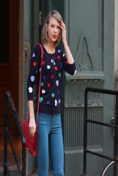 Taylor Swift Street Style - Leaving her apartment in NYC - April 2014