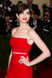 Anne Hathaway Wearing Calvin Klein Collections – 2014 Met Costume Institute Gala