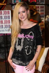 Avril Lavigne at Brazilian John John