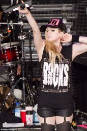 Avril Lavigne Live at Mountain View, California - May 2014