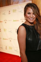 Chrissy Teigen – 2014 Lobster de Mayo