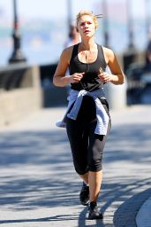 Claire Danes out Jogging in New York City - Alongside the Hudson River