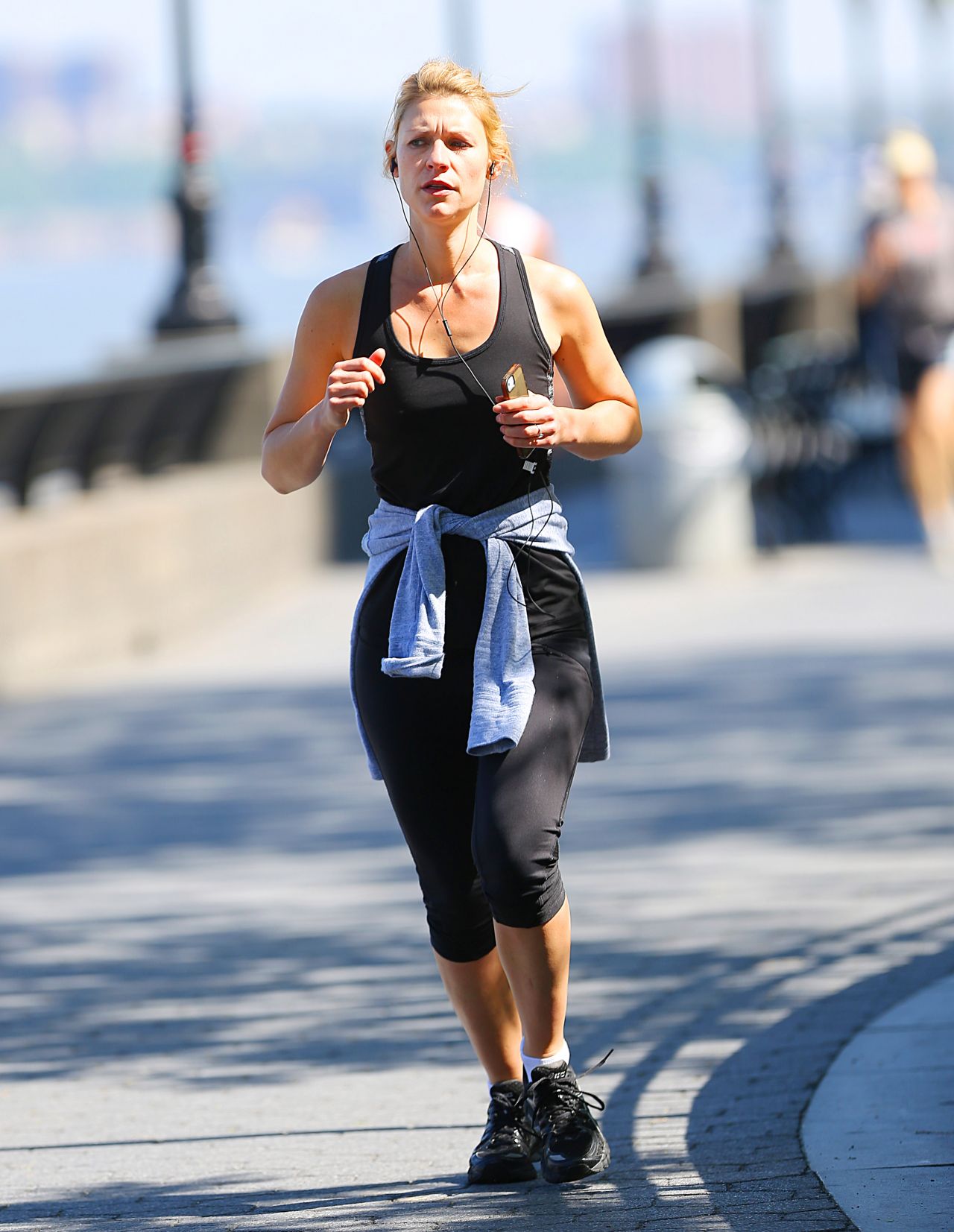 Claire Danes out Jogging in New York City - Alongside the Hudson River