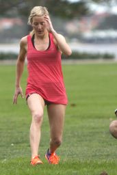 Ellie Goulding - Working Out in Perth (Australia) - May 2014 