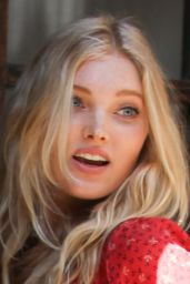 Elsa Hosk Casual Style - Enters a Building in Tribeca - New York City