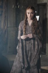 Emilia Clarke, Sophie Turner & Indira Varma - Game of Thrones TV Series Season 4 Ep08
