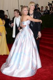 Hayden Panettiere WEaring Dennis Basso Ball Gown – 2014 Met Costume Institute Gala