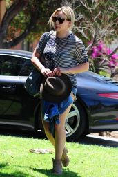 Hilary Duff – Leggy Candids - Stops By A Friends House In Hollywood