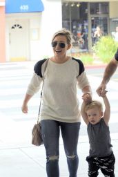 Hilary Duff Out For Breakfast in Beverly HIlls - May 2014