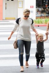 Hilary Duff Out For Breakfast in Beverly HIlls - May 2014