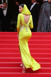 Irina Shayk Wearing Atelier Versace Dress - 