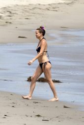 Kate Hudson in a Bikini at a beach in Malibu - May 2014