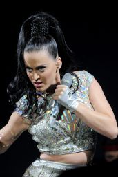 Katy Perry - Live Performance at Radio 1′s Big Weekend at Glasgow Green - May 25, 2014 