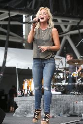 Kellie Pickler In Jeans - Performing at the 2014 RedFest in Austin, Texas