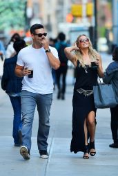 LeAnn Rimes Street Style - Out in New York City - May 2014