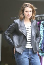 Mandy Moore at a Yard sale in Los Angeles - May 2014