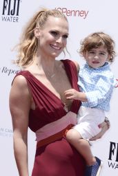 Molly Sims – 2014 Ovarian Cancer Research Fund’s Super Saturday