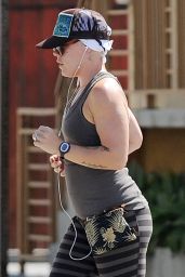 Pink (Alecia Moore) in Tights - Jogging in Santa Monica - May 2014