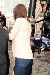 Pippa Middleton in jeans - Leaving the 