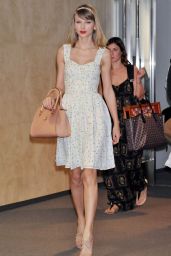 Taylor Swift at Narita International Airport in Japan - May 2014