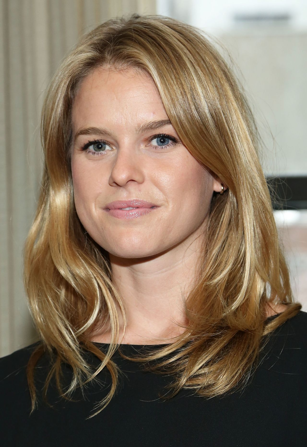 Alice Eve Weight, Height and Age - CharmCelebrity