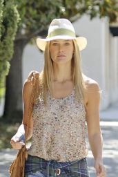 Bar Refaeli With Family in Los Angeles - June 2014