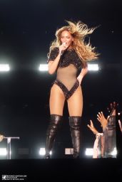 Beyonce Performs at Run Tour in Miami - June 2014
