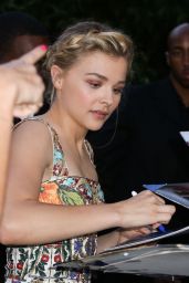 Chloe Moretz Meeting Fans in Los Angeles - June 2014