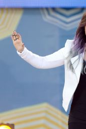 Demi Lovato Performing on 
