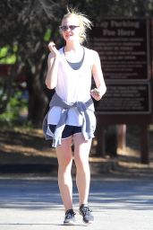 Elle Fanning Hiking at Fryman Canyon - June 2014