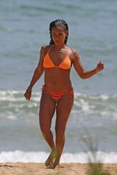 Jada Pinkett Smith Bikini Candids - Hawaii, June 2014