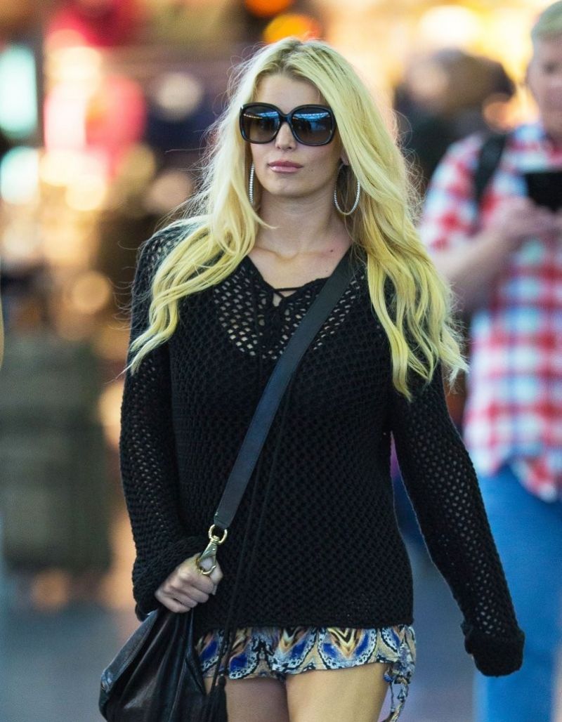 Jessica Simpson LAX Airport in Los Angeles, November 7, 2005 – Star Style