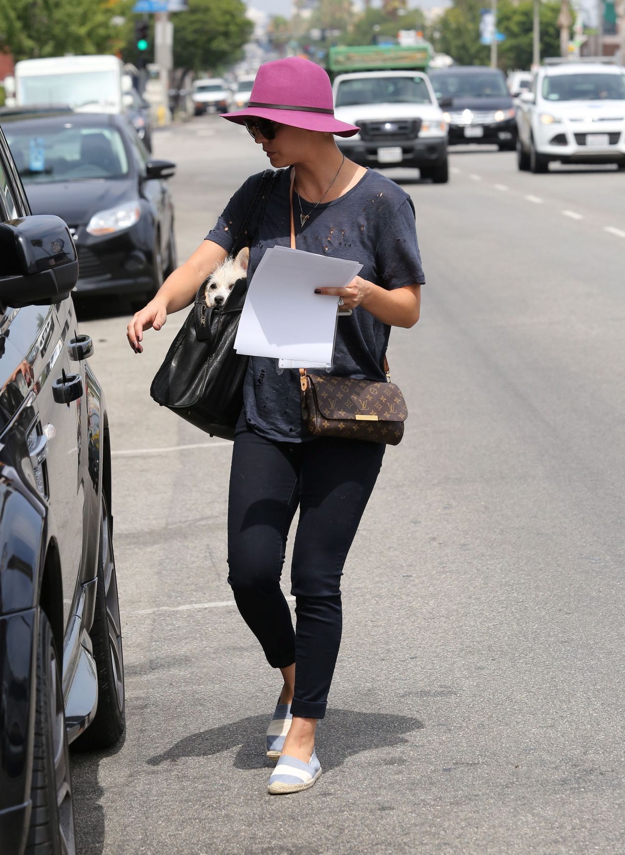kaley-cuoco-in-jeans-out-in-la-june-2014_12.