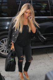 Kim Kardashian Arriving Home in New York City - June 2014