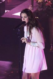 Lana Del Rey Performs at Shrine Auditorium & Expo Hall in Los Angeles - May 2014