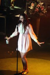 Lana Del Rey Performs at Shrine Auditorium & Expo Hall in Los Angeles - May 2014