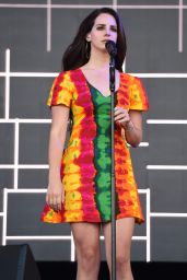 Lana del Rey - Performs on the Pyramid Stage - Glastonbury Festival - June 2014