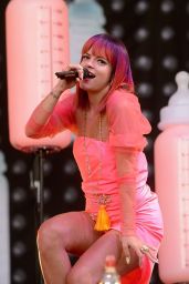 Lily Allen Performs Live at Glastonbury Festival - June 2014