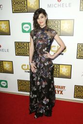 Lizzy Caplan – 2014 Critics Choice Television Awards in Beverly Hills