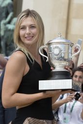 Maria Sharapova – 2014 French Open at Roland Garros – Trophy Photoshoot in Paris