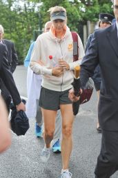 Maria Sharapova Arrives at London