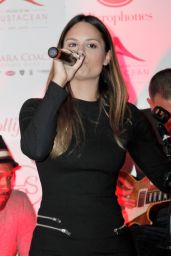 Pia Toscano Performs at Red Hour Live Music Series in Beverly Hills - June 2014