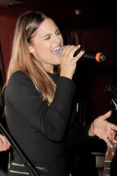 Pia Toscano Performs at Red Hour Live Music Series in Beverly Hills - June 2014