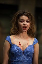 Sarah Hyland & Zoey Deutch - Vampire Academy Movie Photos