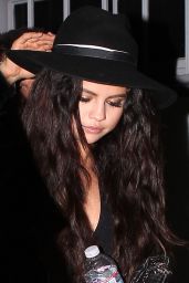 Selena Gomez Candids - Leaving Craig