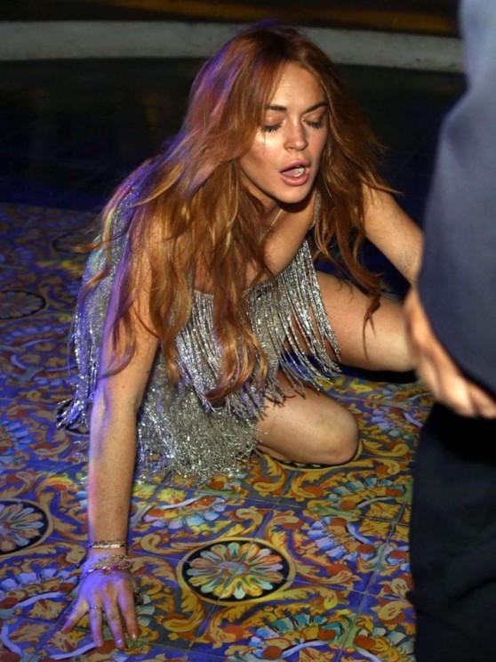 Lindsay Lohan Falling Down