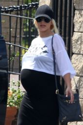 Christina Aguilera Pregnant - Going Mini Golfing in Studio City - July 2014