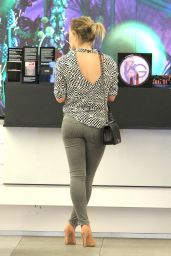 Hilary Duff in Jeans at MAC Cosmetics in West Hollywood - July 2014