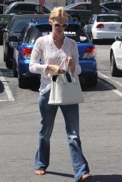 January Jones - Grocery Shopping at Whole Foods in Calabasas - July 2014