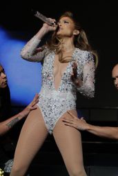 Jennifer Lopez Performs at 103.5 KTU